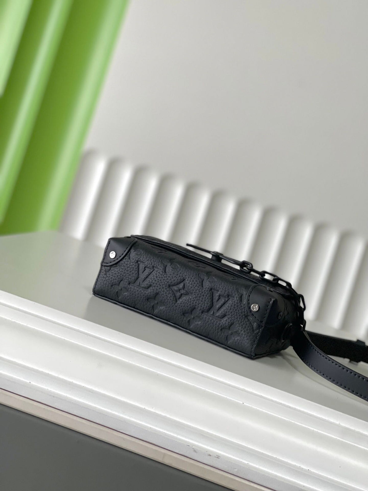 The highest version, original factory leather, top-grade original single product, comes with a full set of original packaging. Photographed in real life, M81746. Size: 18116.5cm