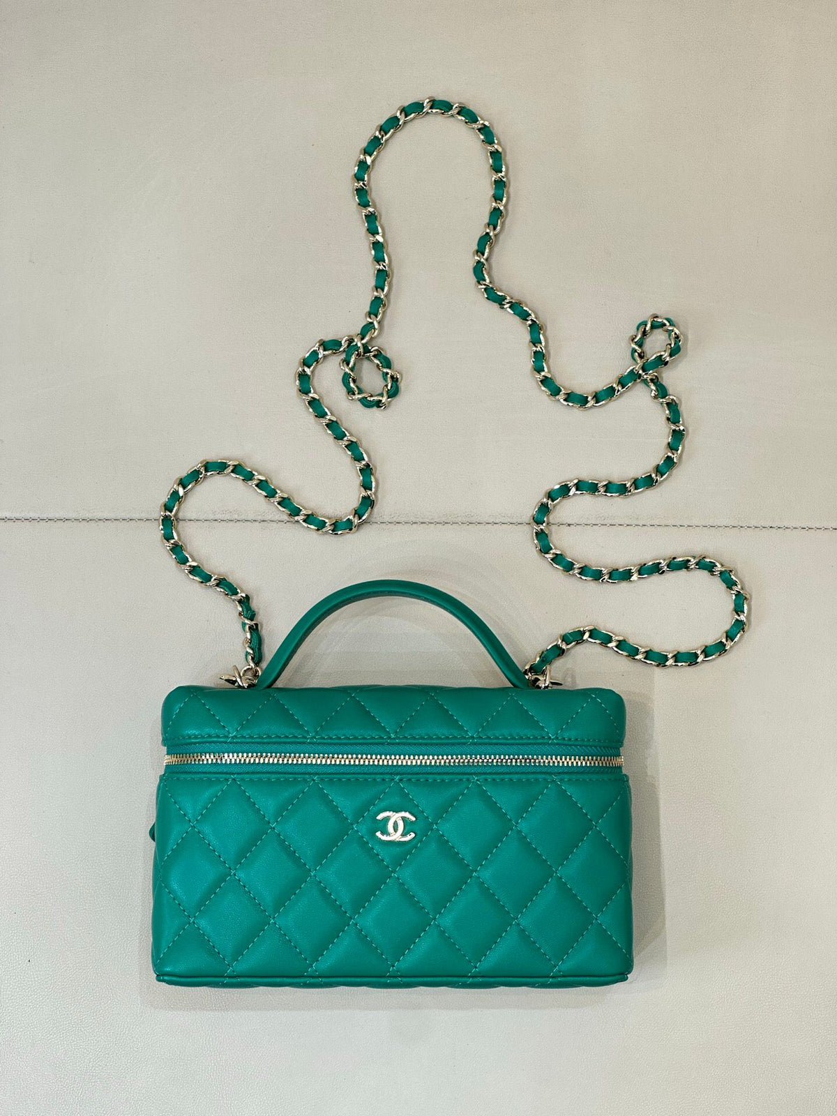 Classic double p lunch box bag. This little cutie is the best out of stock among the new models.