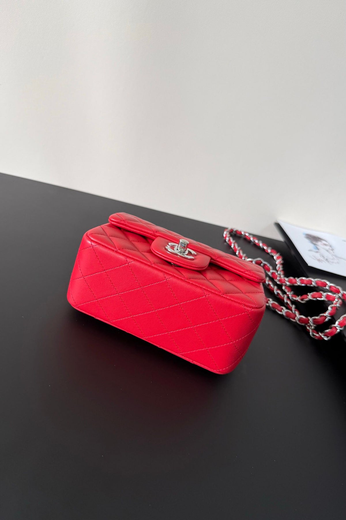 Big red silver buckle Classic Flap classic Cf square fat return is exquisite and durable, a timeless style that can be matched with anything