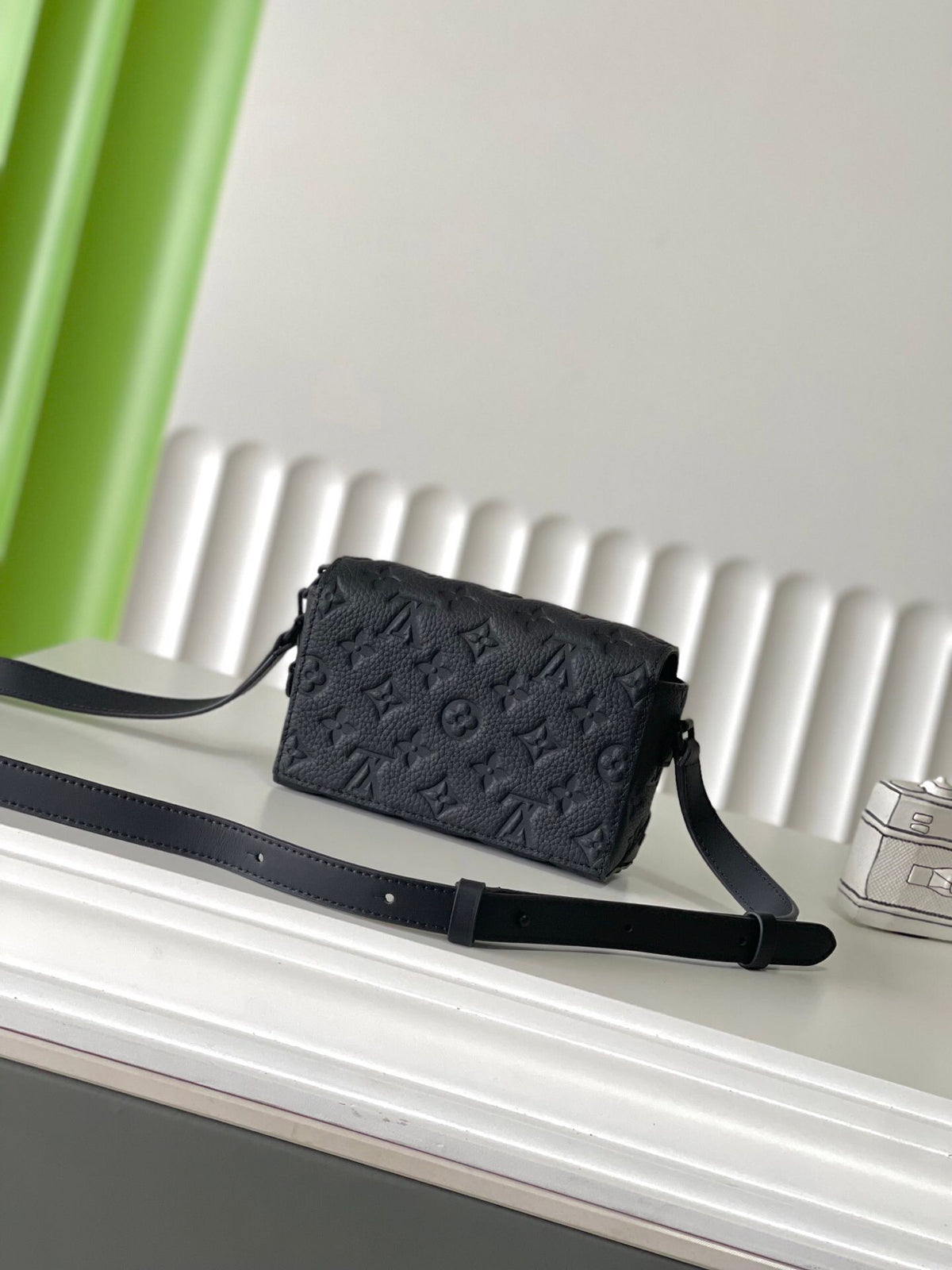 The highest version, original factory leather, top-grade original single product, comes with a full set of original packaging. Photographed in real life, M81746. Size: 18116.5cm