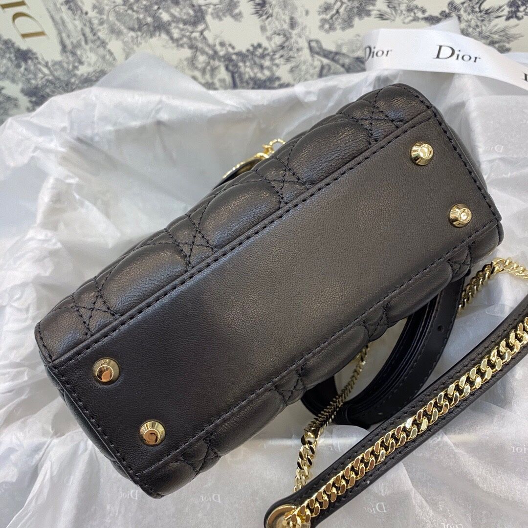 Clear out price in seconds, sheepskin 420 highest version, original factory top quality, original order with full set of packaging, top quality, original order with slow delivery. If you don't need this price, you can buy a few more and give them away