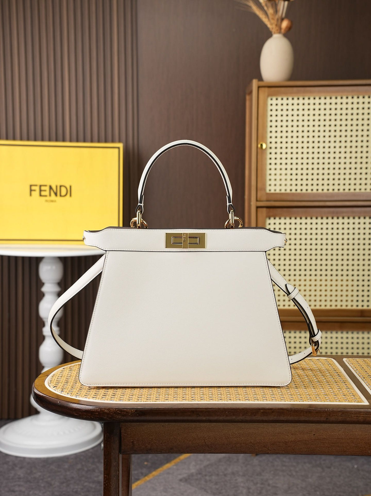 Model 8005, large size, 33x25x13cm