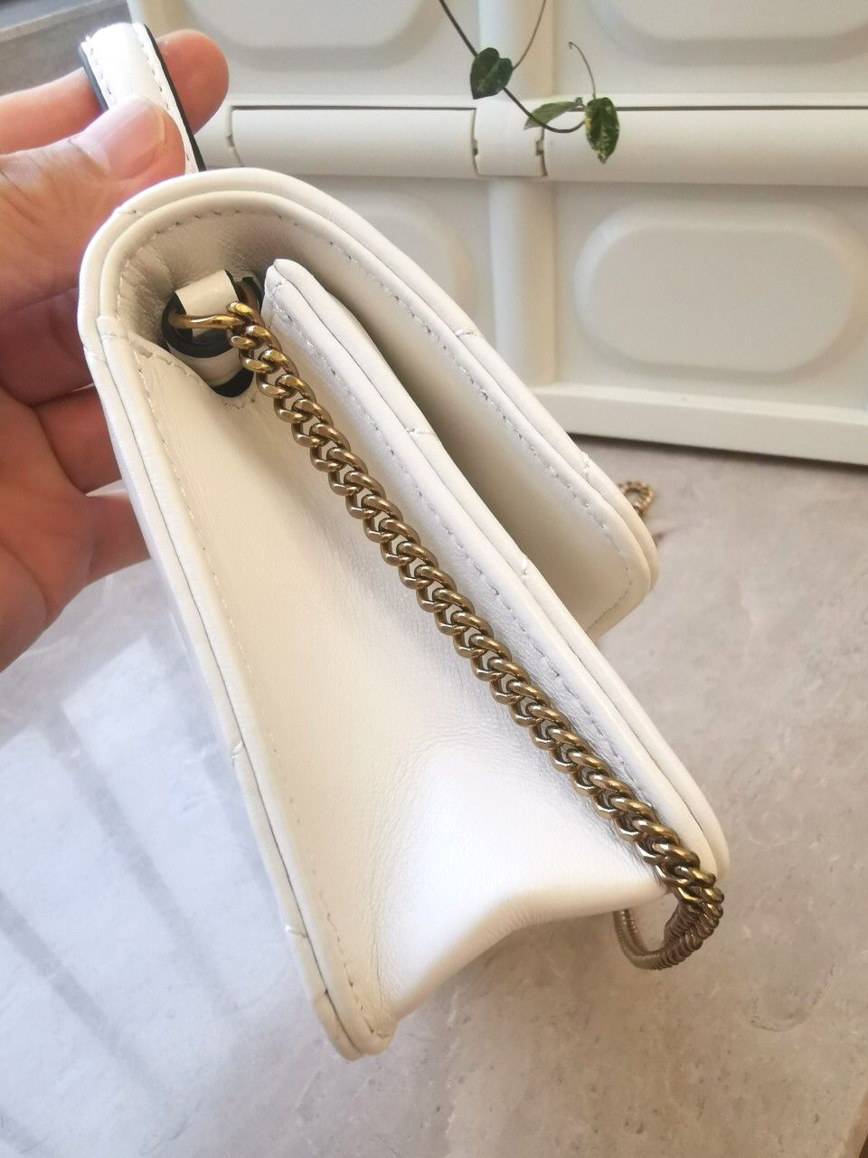 Number 516 TB158326 New Kira Mini Handheld Cloud Bag Diamond Fragrance Leather Large Diamond Grid Design retains Kira's original elegant style while adding a sense of fashion Size 17.511.54.5 158326