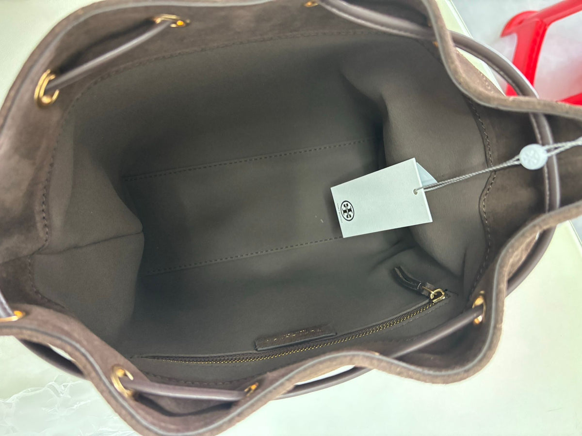 TORY BURCH is a super capable muntjac HoBo