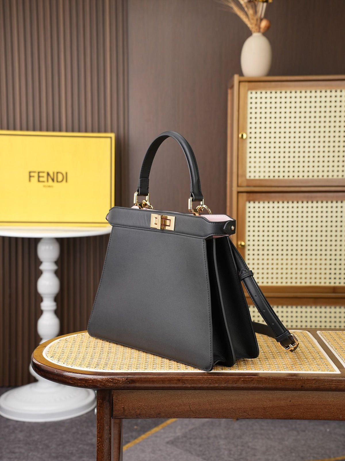 Model 8005, large size, 33x25x13cm