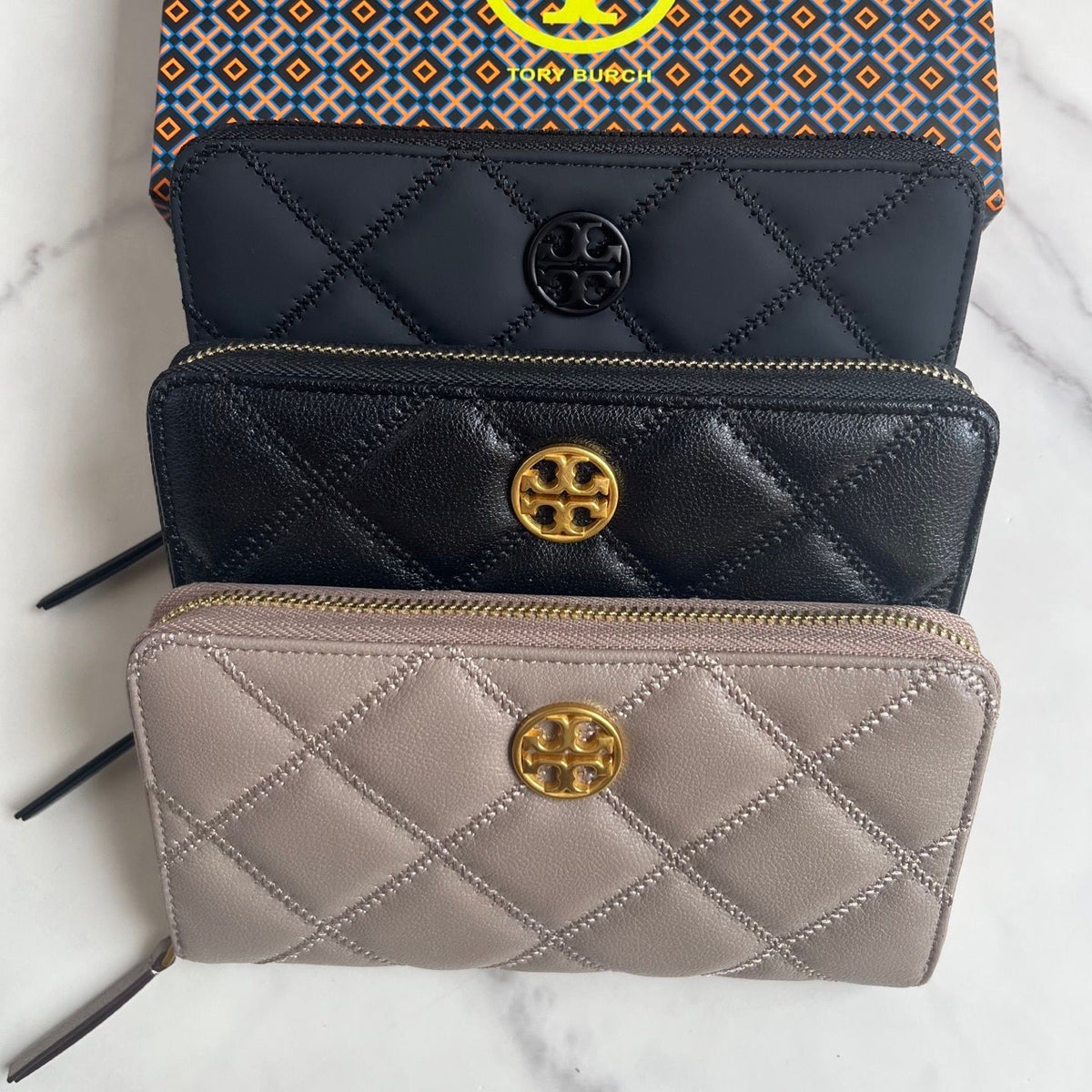 Classic and popular zipper bag with frosted black, black, and gray color, size 19.510
