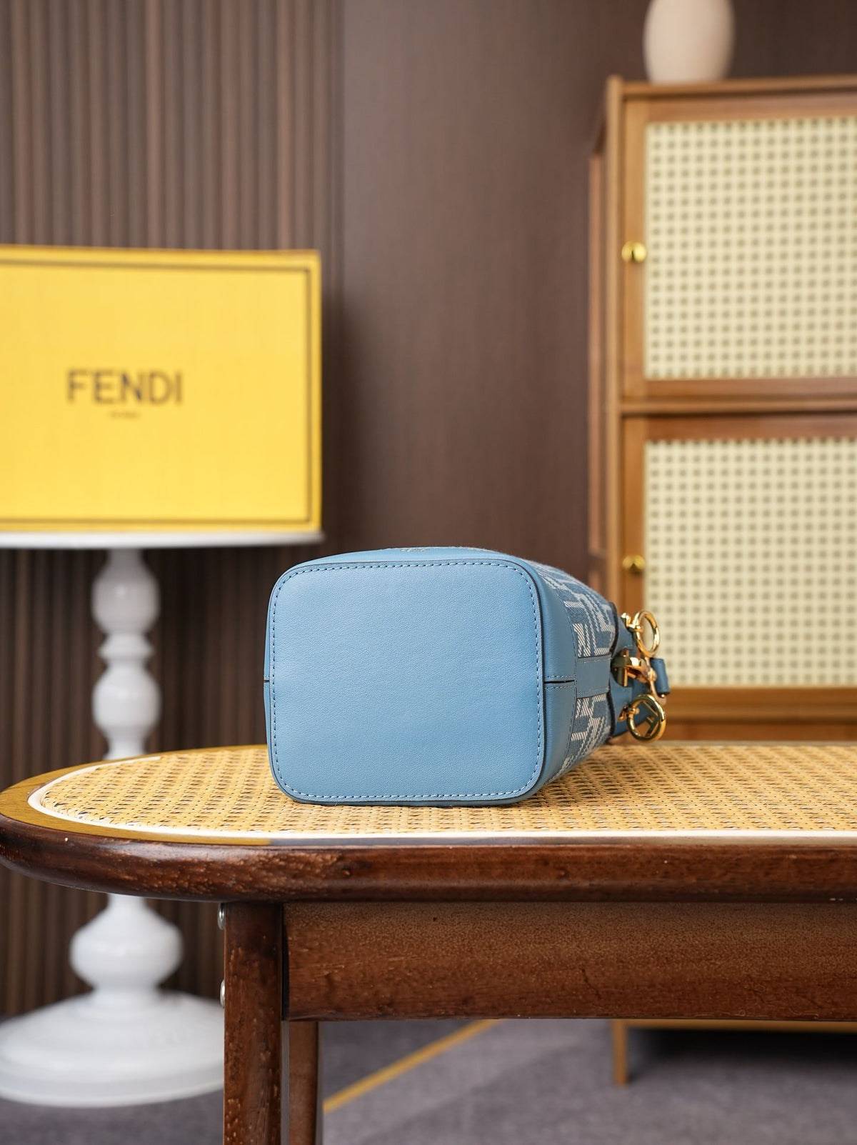 Model 15010, blue, size 10x12x18cm, Mon Tresor bucket bag, featuring a brand new proportion, classic double F fabric paired with calfskin material, can be carried by hand or slung across the shoulder, vintage yet fashionable, practicality and appearance