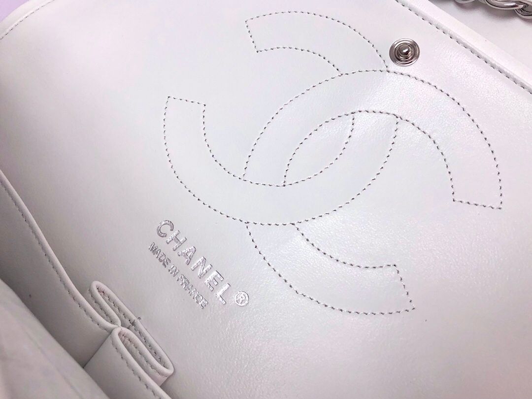 Upgraded version A1113 So beautiful that no one has friends CF Classic diamond series Original lambskin small buckle version Professionally customized heavyweight hardware shoulder straps Handmade wiring Lining leather Exquisite hot stamping font Uniform