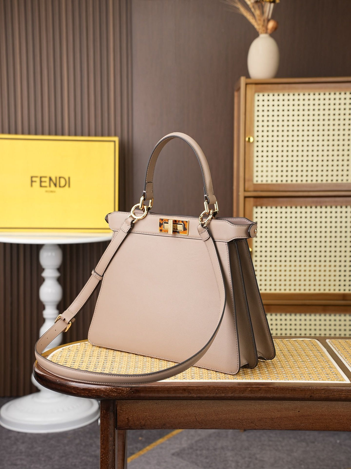 Model 8005, large size, 33x25x13cm