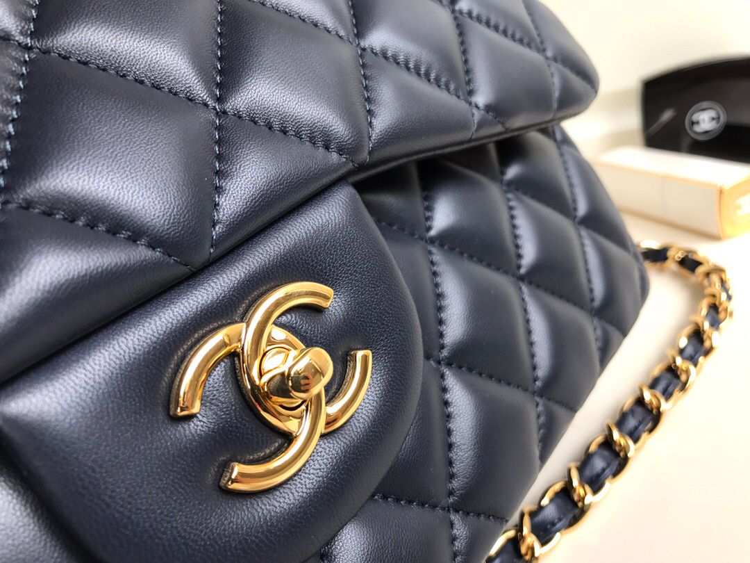 Upgraded version A1113 So beautiful that no one has friends CF Classic diamond series Original lambskin small buckle version Professionally customized heavyweight hardware shoulder straps Handmade wiring Lining leather Exquisite hot stamping font Uniform