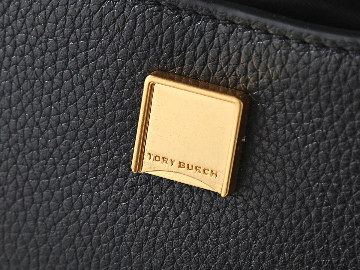 Top layer cowhide 300 Tory Burch's "caramel cube" lychee patterned leather feels a bit delicate and grainy to the touch, with a golden logo secretly flashing in the sunlight. TB handheld slanted hanging bag
