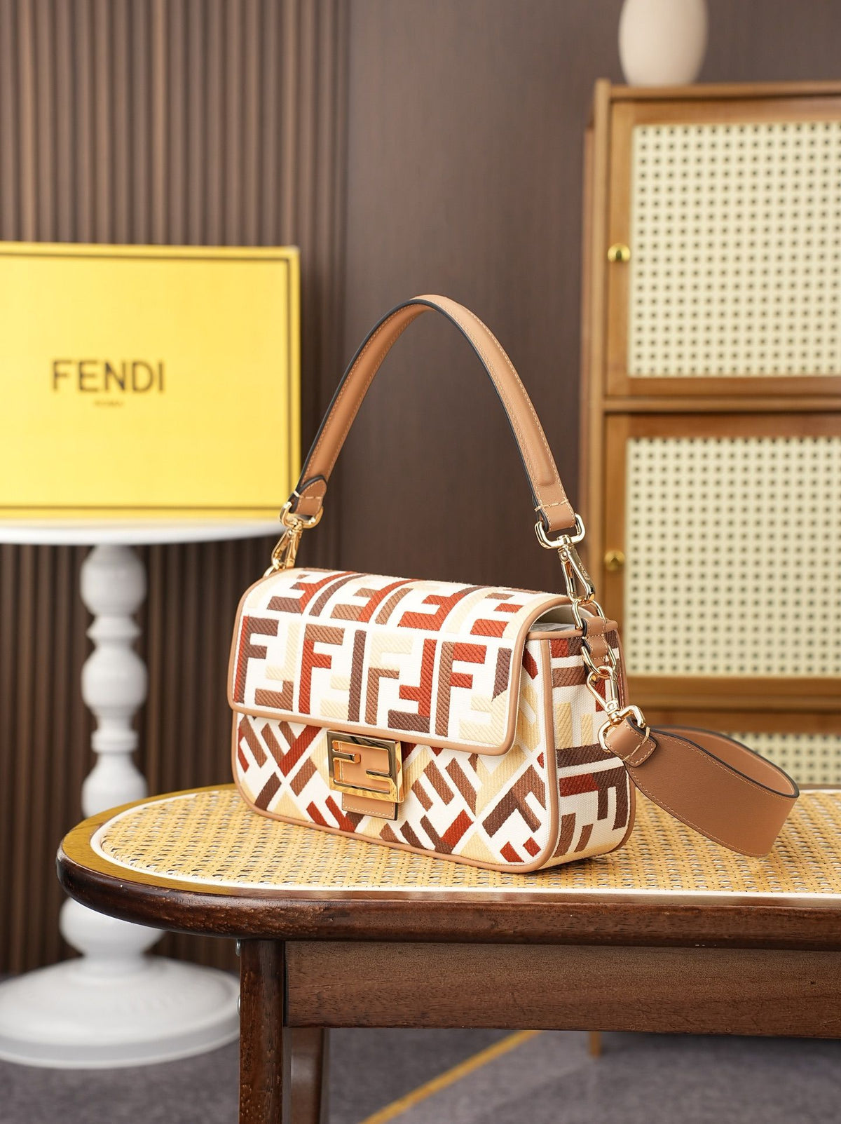 Model 6005, size 266.5 x 13.5 cm