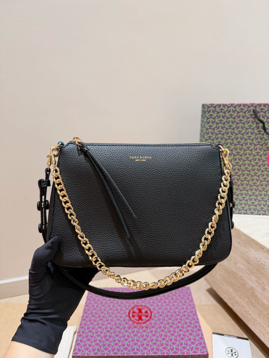 Tory Burch/Tory Burch Mahjong Bun is of moderate size Original order, custom made with origin label, imported fabric, super good texture and feel, durable and shiny hardware, non fading, single shoulder crossbody bag, fashionable and versatile, everything