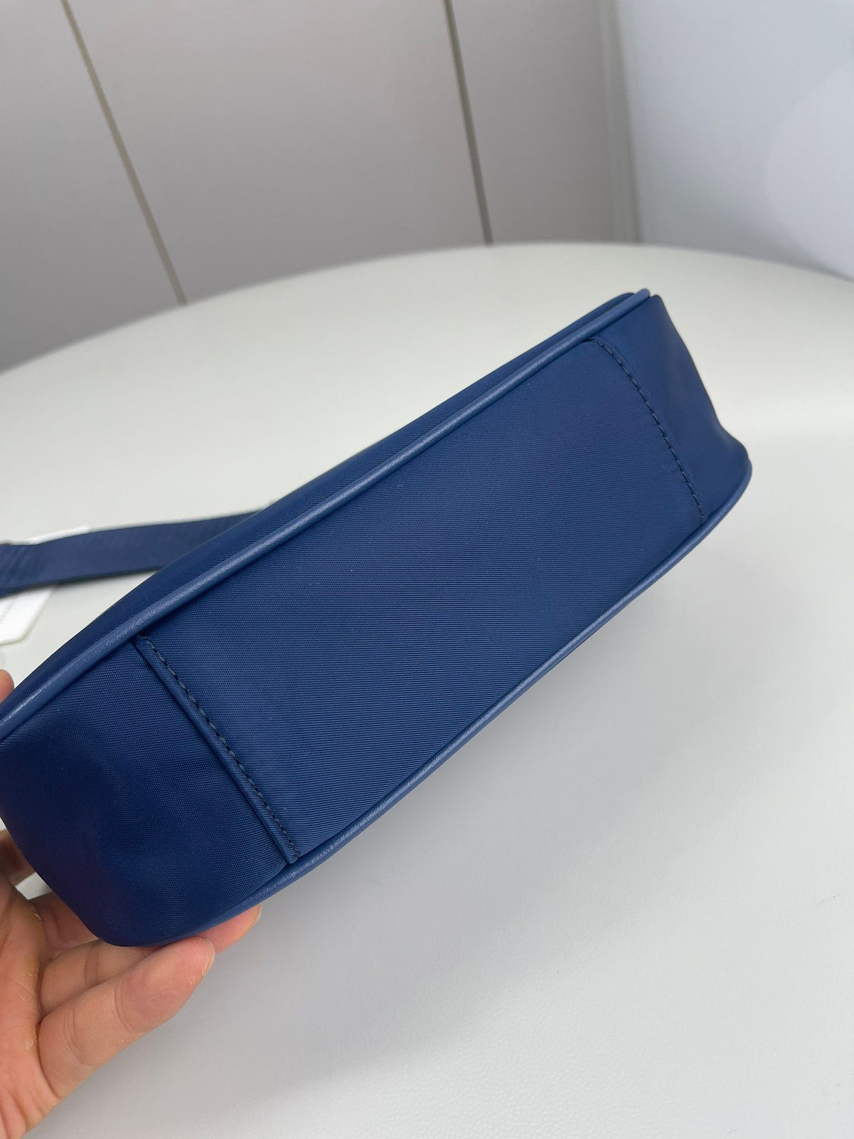 Number H042: New Torybunch Nylon Stray Bag, a super popular crossbody bag that looks perfect at a glance. The same Prada style TB new webminlhobo crossbody bag is made of waterproof nylon material, with a super lightweight body and wide shoulder straps