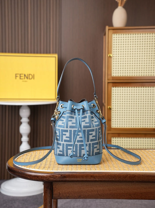 Model 15010, blue, size 10x12x18cm, Mon Tresor bucket bag, featuring a brand new proportion, classic double F fabric paired with calfskin material, can be carried by hand or slung across the shoulder, vintage yet fashionable, practicality and appearance