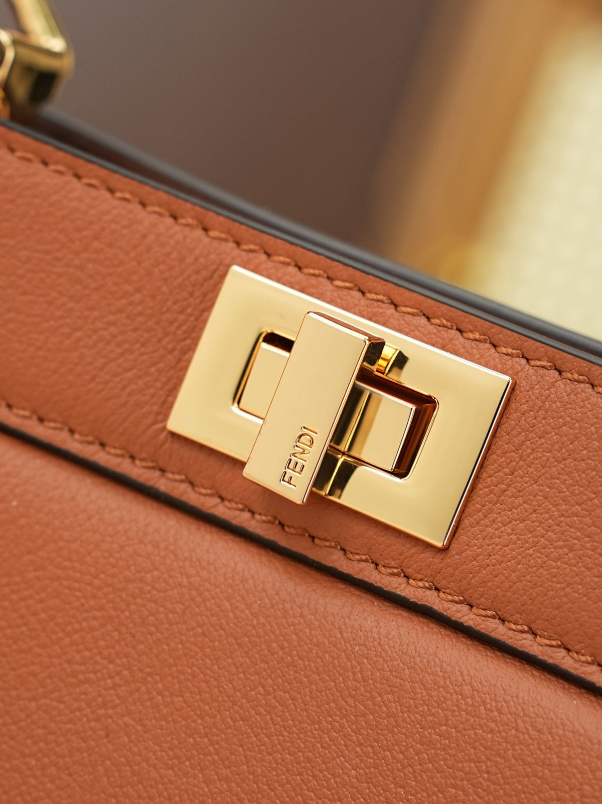Model 8005 small size 201115cm FE ND1 peekaboo I see u handbag, brand new peekaboo I see u just to see your different side, new design continues the classic peekaboo trapezoidal contour and square twist lock design, with organ style design added to the
