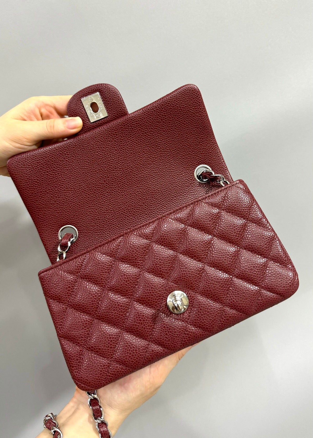 Latest version of classic ball pattern caviar cowhide 1116 whole imported original cowhide CF..MM directly regarded as high-end quality size 20Cm gold silver buckle ready stock P780