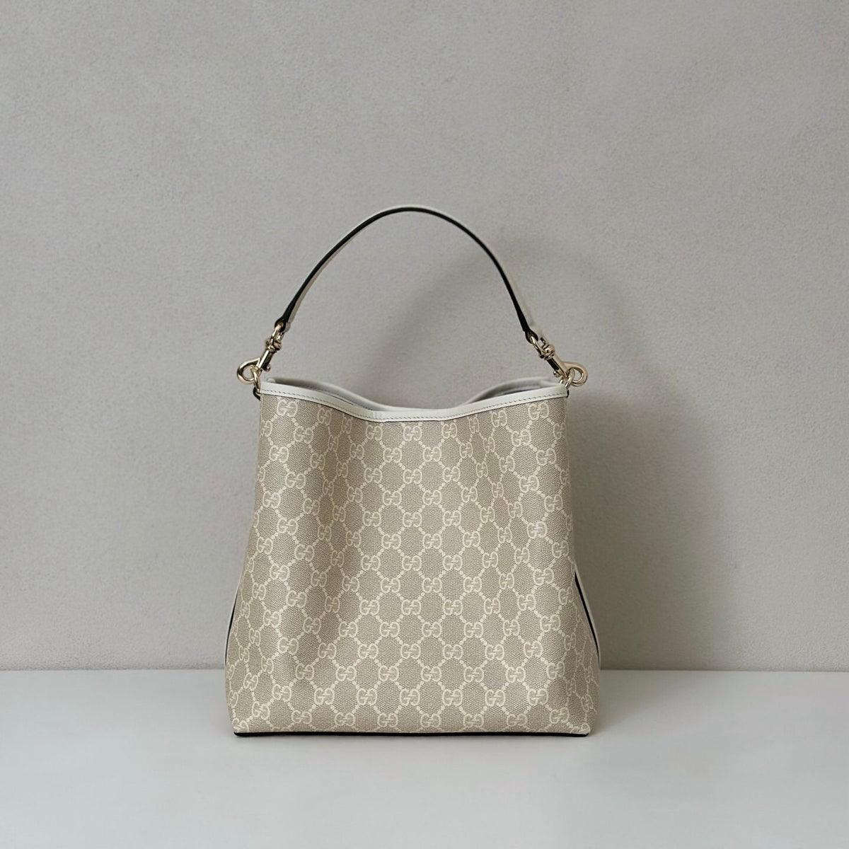 Top-grade original single product with original factory leather and complete packaging. Quality: top-grade original single product. Photographed in real life. Style number: 815103 white rubber. Dimensions: width 25x height 25x side width 15.5c