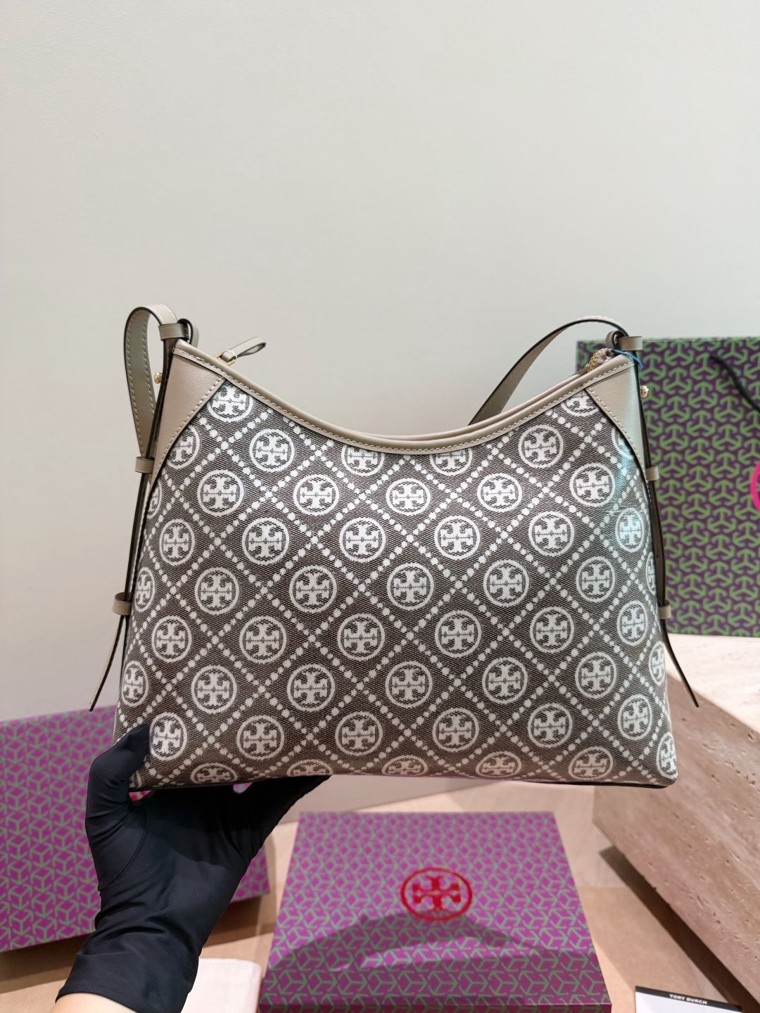 Tory Burch Hobo Underarm Bag