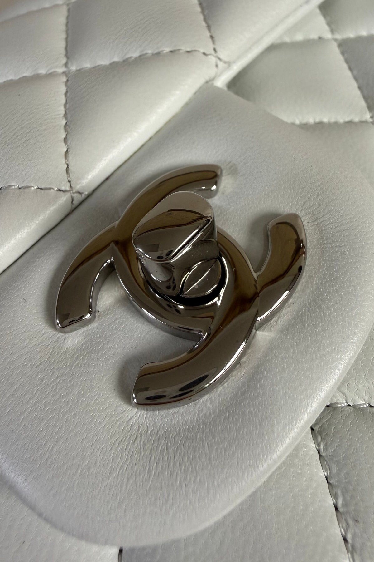 Upgraded version (full leather inside and outside) CF 20cm lambskin. Exclusive product in the market. Please see the pictures for leather details and workmanship. It is perfect. Welcome to compare. 116 silver