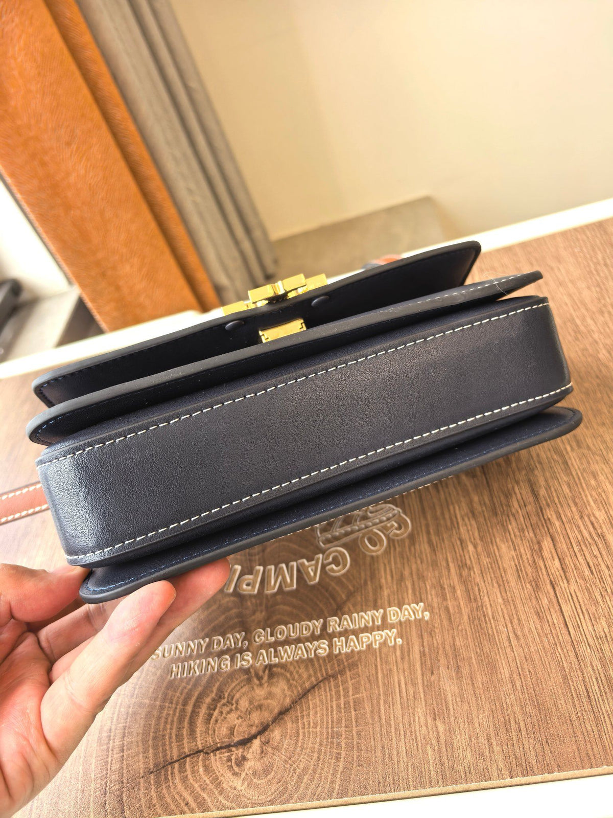 Eleanor's hot blue presbyopia bag has a beautiful and versatile color