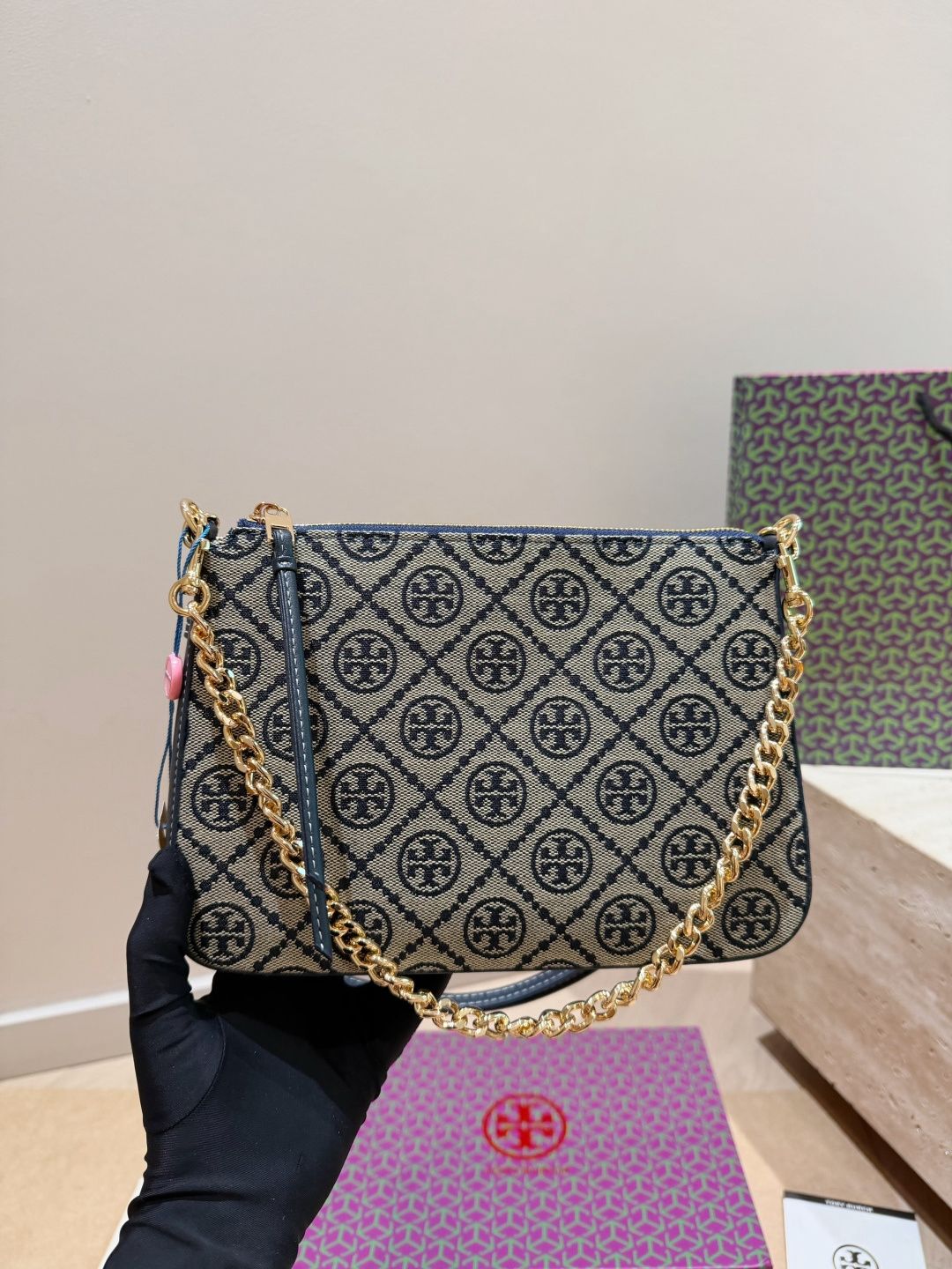 Tory Burch/Tory Burch Mahjong Bun is of moderate size Original order, custom made with origin label, imported fabric, super good texture and feel, durable and shiny hardware, non fading, single shoulder crossbody bag, fashionable and versatile, everything
