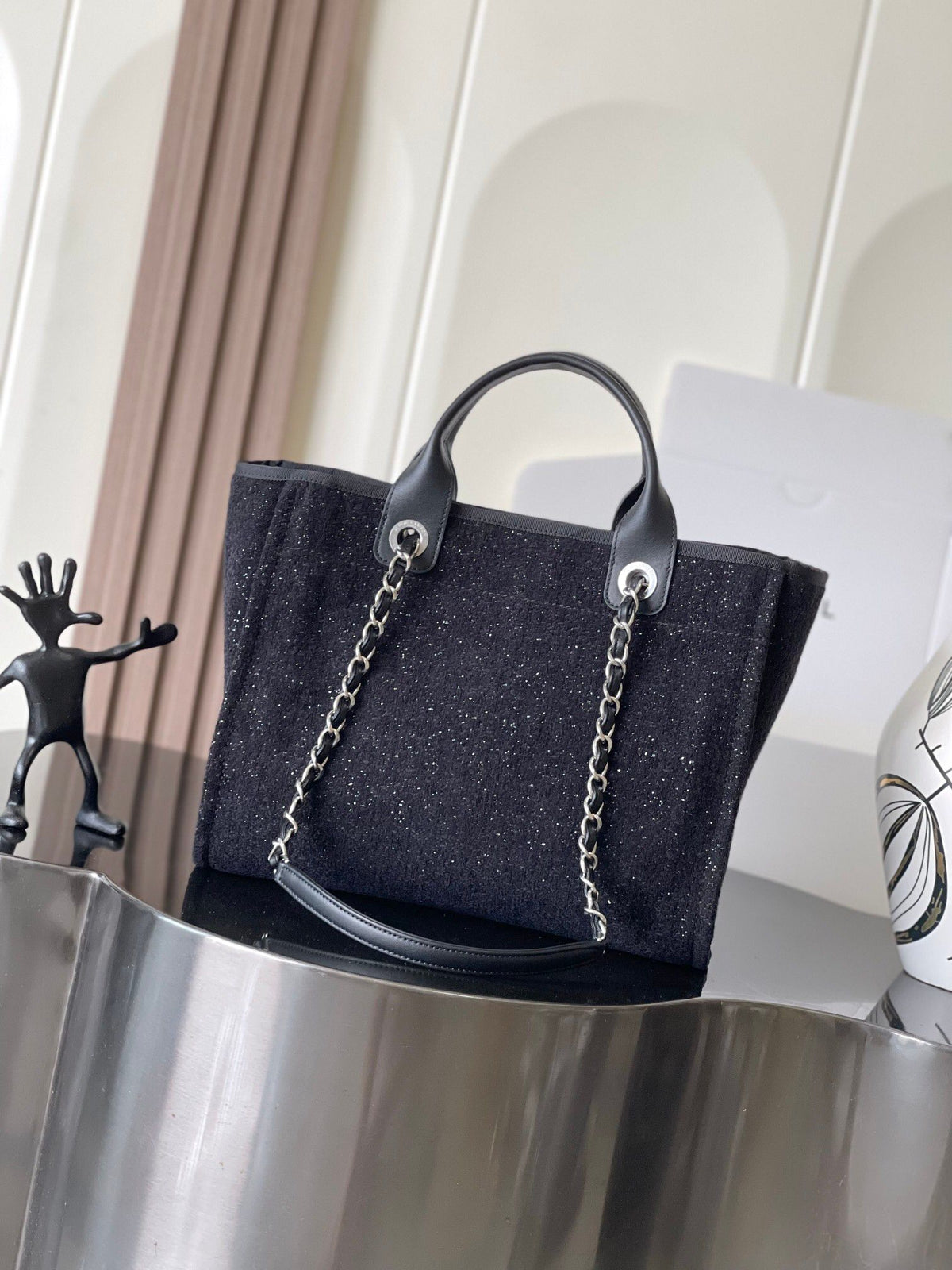 CHANEL26A small beach bag tweed silver wire + all steel hardware
