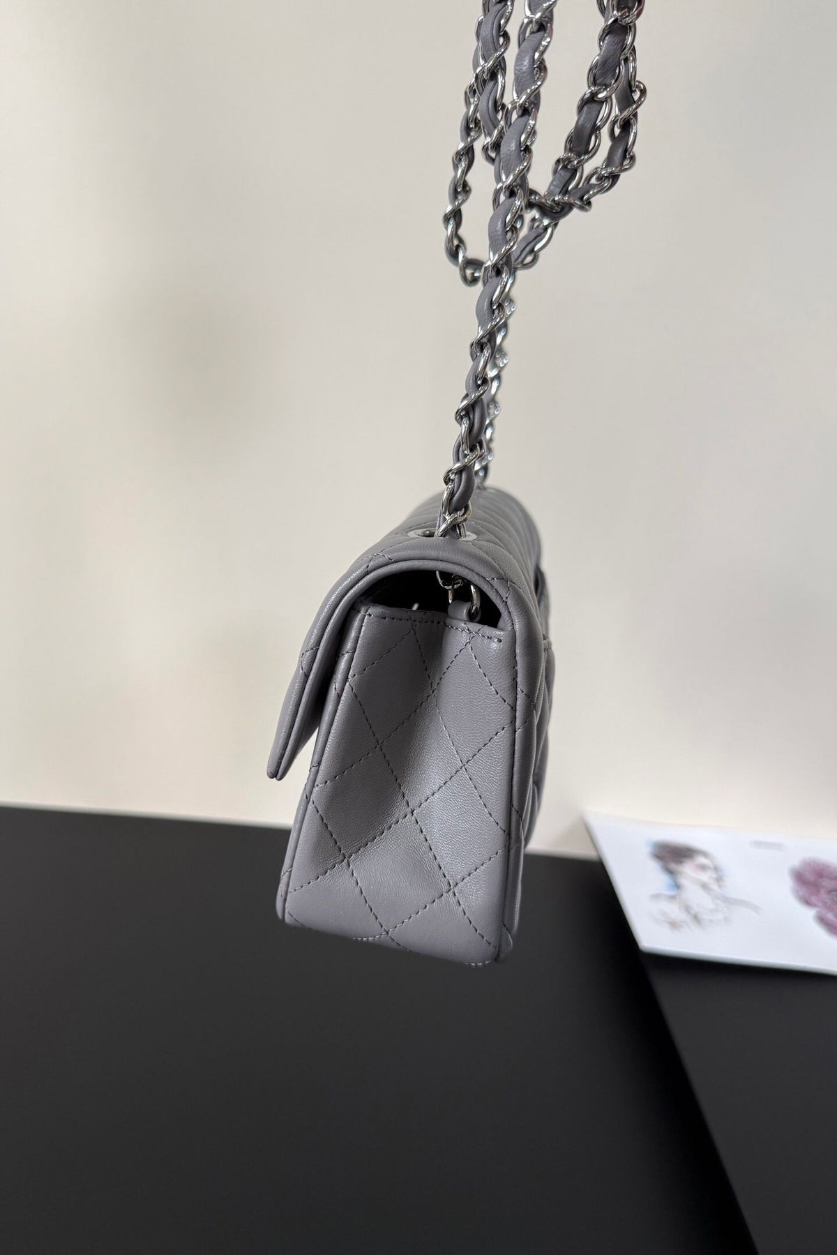 Upgraded version (full leather inside and outside) CF 20cm lambskin. Exclusive product in the market. Please see the pictures for leather details and workmanship. It is perfect. Welcome to compare. 116 Gray Silver