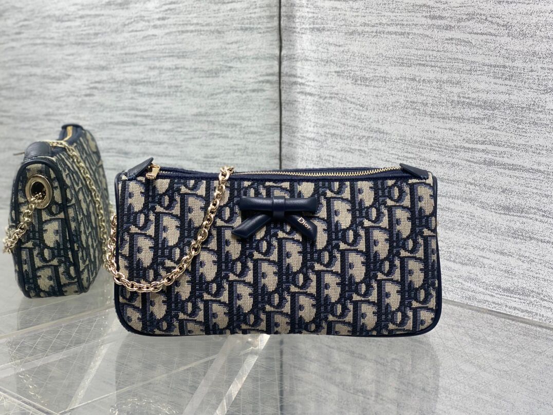 In stock Dior2026 early spring series Oblique bow chain bag, classic Oblique presbyopic canvas + black leather bow, elegant and playful