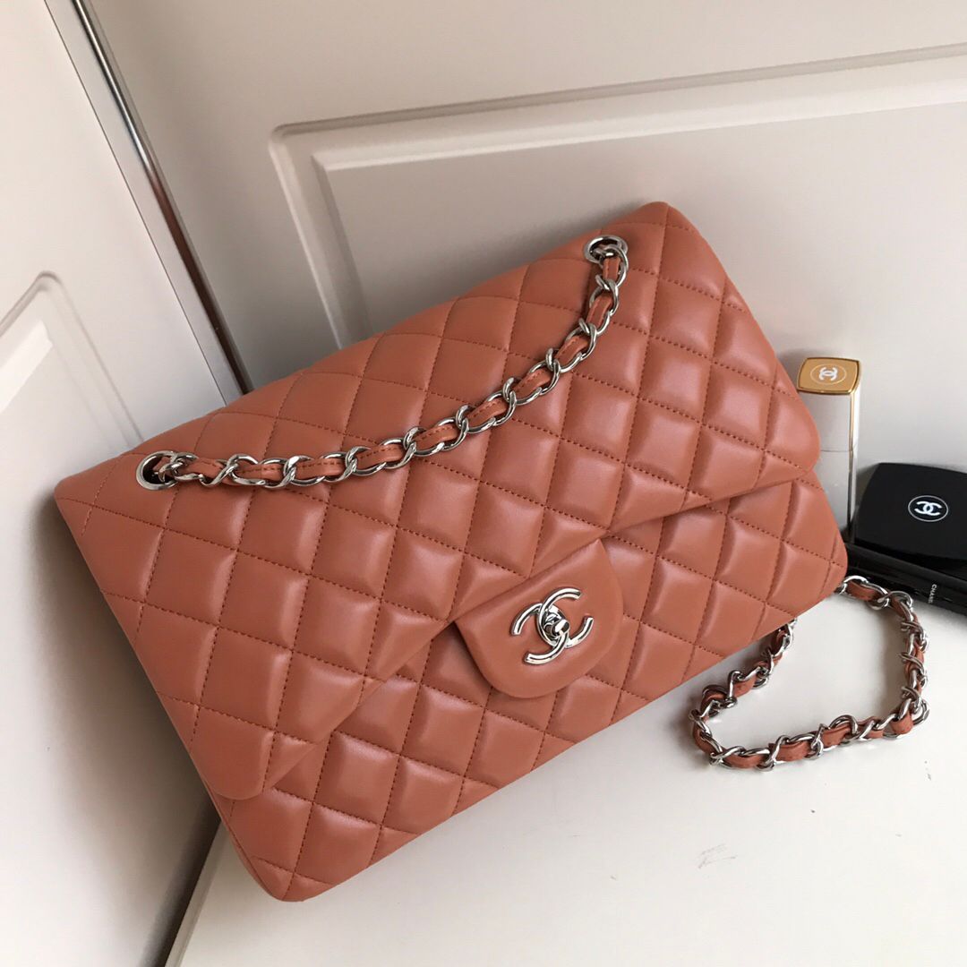 Upgraded version A1113 So beautiful that no one has friends CF Classic rhombus series Original lambskin small buckle version Professionally customized heavyweight hardware shoulder straps Handmade wiring Matching with same color lining Exquisite hot stamp