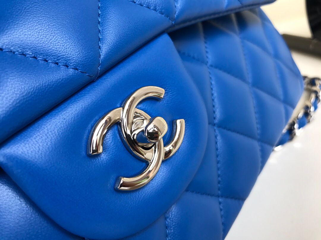Upgraded version A1113 So beautiful that no one has friends CF Classic rhombus series Original lambskin small buckle version Professionally customized heavyweight hardware shoulder straps Handmade wiring Matching with same color lining Exquisite hot stamp