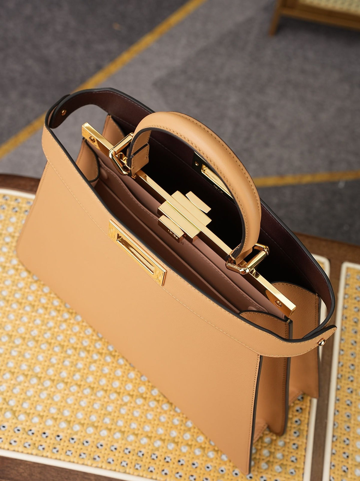 Model 8005, large size, 33x25x13cm