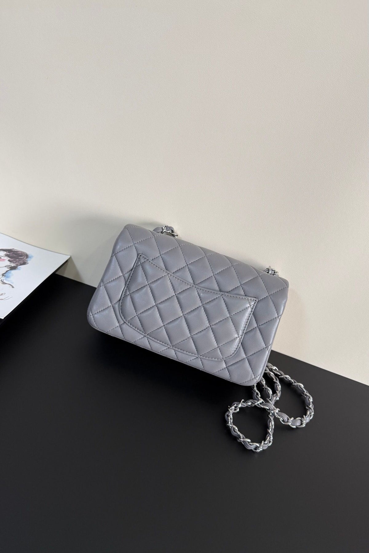 Upgraded version (full leather inside and outside) CF 20cm lambskin. Exclusive product in the market. Please see the pictures for leather details and workmanship. It is perfect. Welcome to compare. 116 Gray Silver