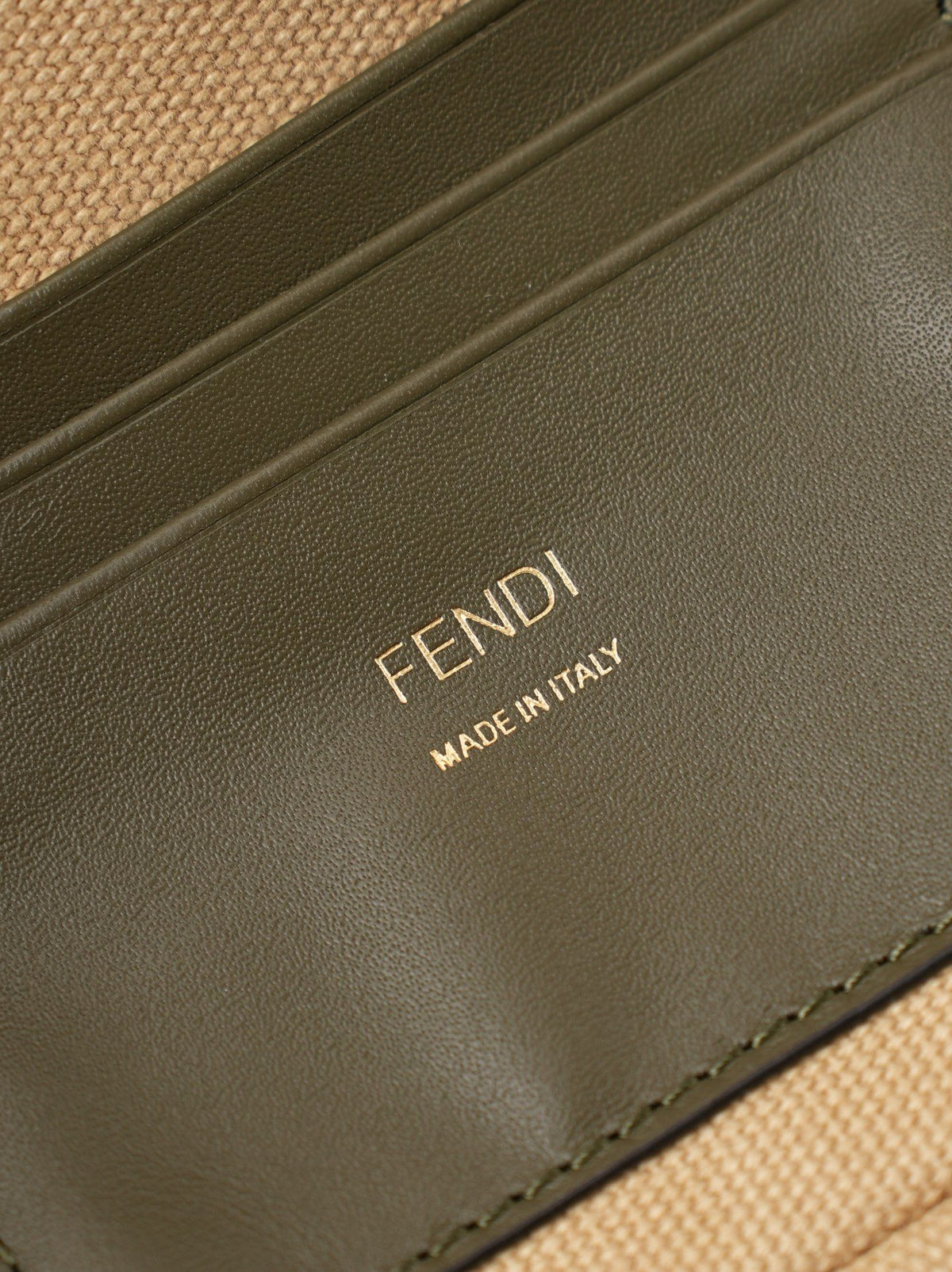 Model 6004, small size 20cm, FENDI's popular classic Baguette, crafted from high-quality canvas with advanced techniques. The entire bag features double FF three-dimensional embroidery, boasting an unparalleled texture. It comes with a detachable shoulder