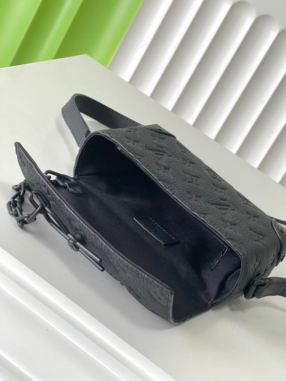 The highest version, original factory leather, top-grade original single product, comes with a full set of original packaging. Photographed in real life, M81746. Size: 18116.5cm