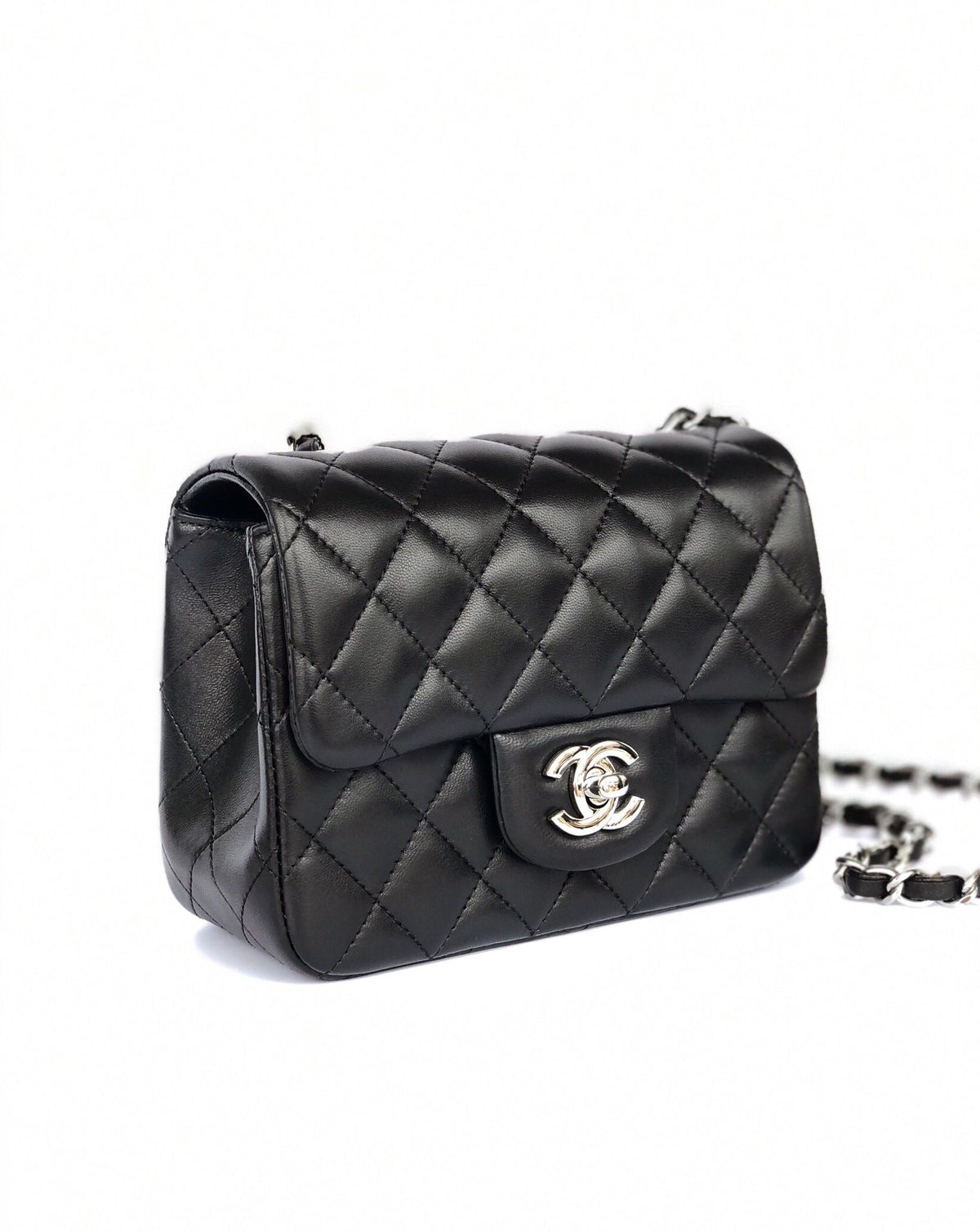 Fatty Fang Mini 17cm CF has a very feminine elegance, inherits the classics, is listed as the historical sales champion, and is an indispensable item in every pink fan’s wardrobe. 17cmp650 sheepskin