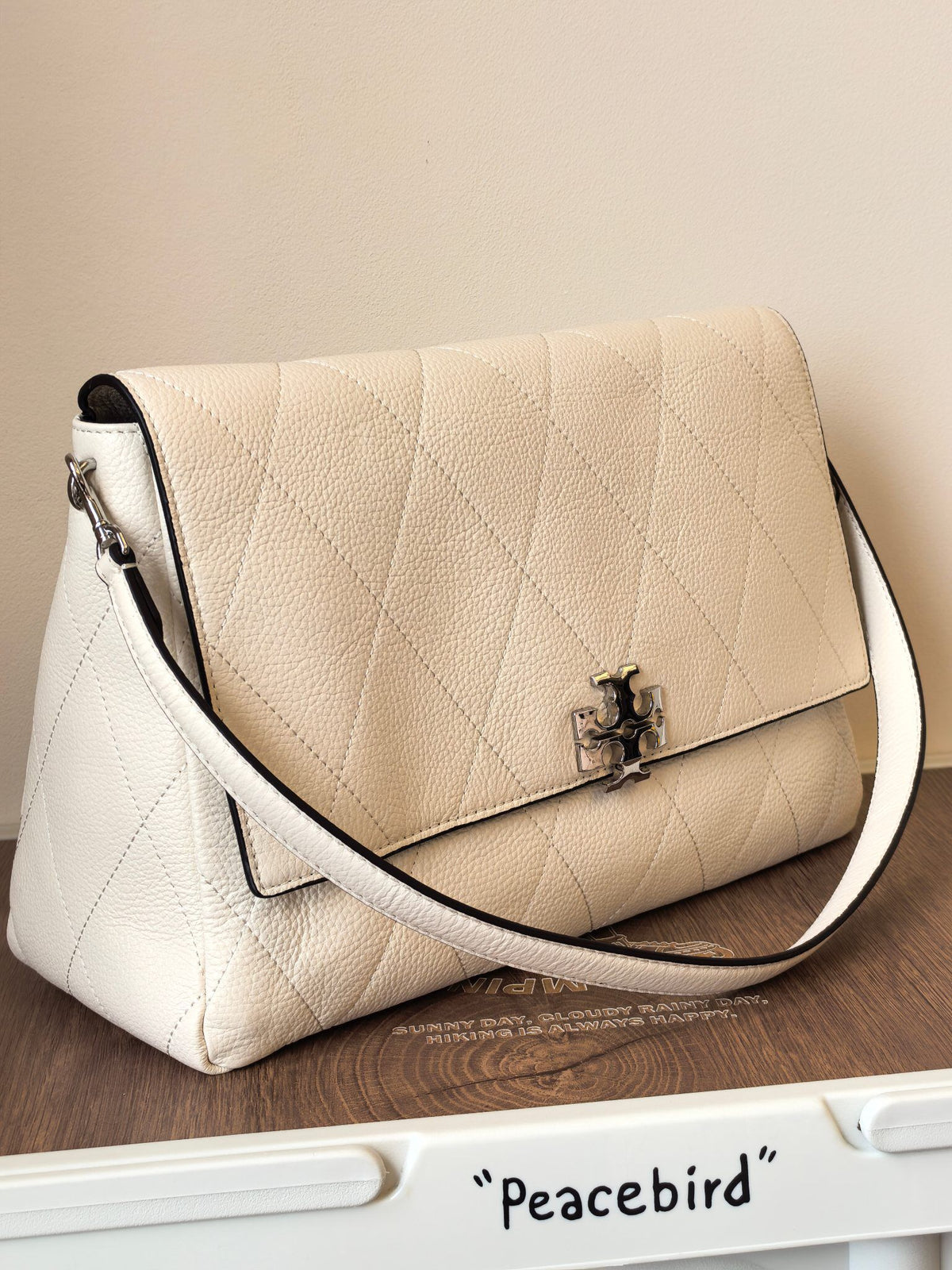 Title: 1520 Large TORY BURCH | Milk White Charlie Quilted Shoulder Collection Milk White Charlie Bag Selection Guide Here Comes the Large Super Energy Pack Commuter Stopper Short Apprentice OK Medium Size Suitable for Daily Street Style Super Atmosphere