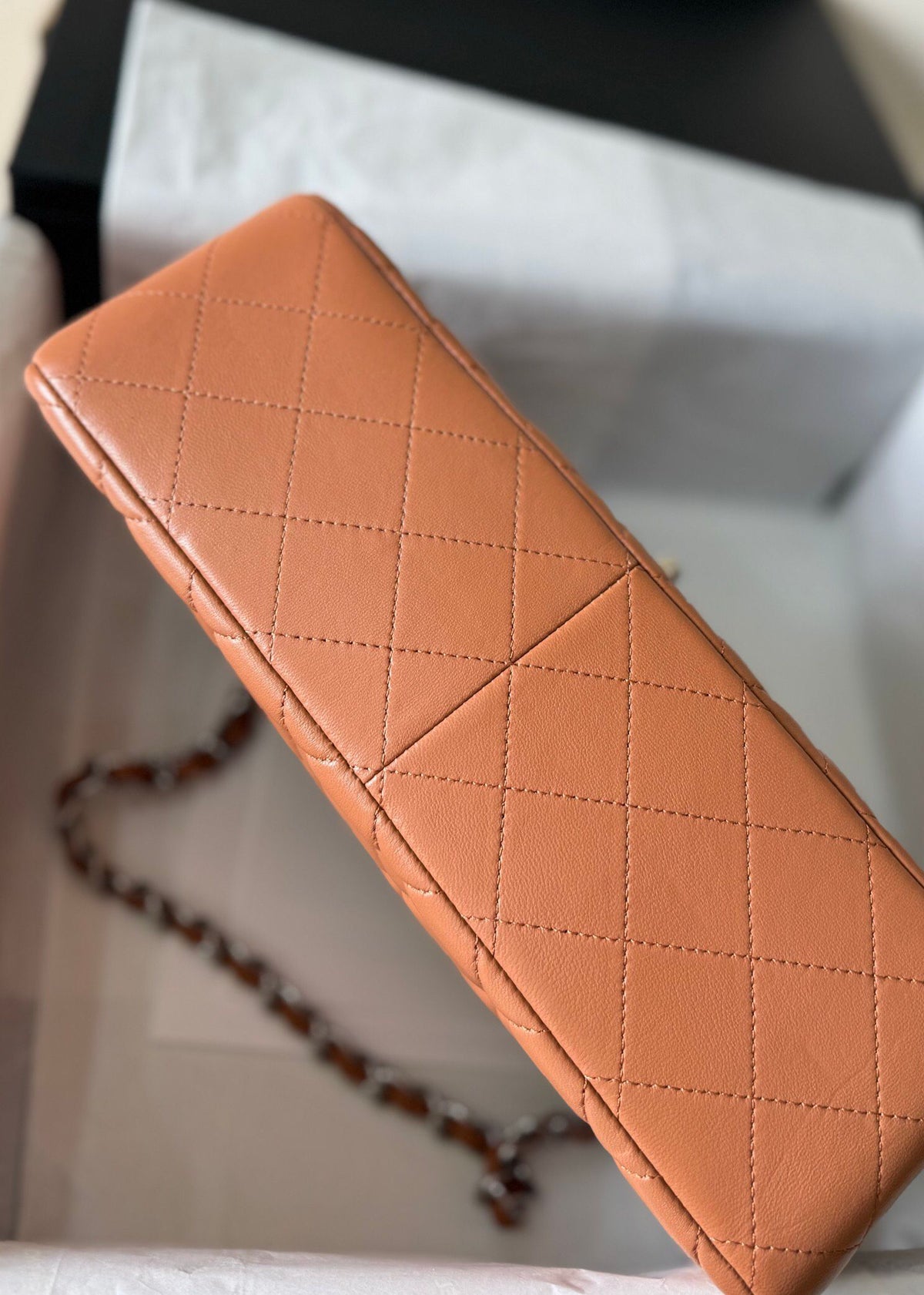 Upgraded version A1113 So beautiful that no one has friends CF Classic diamond series Original lambskin small buckle version Professionally customized heavyweight hardware shoulder straps Handmade wiring Lining leather Exquisite hot stamping font Uniform
