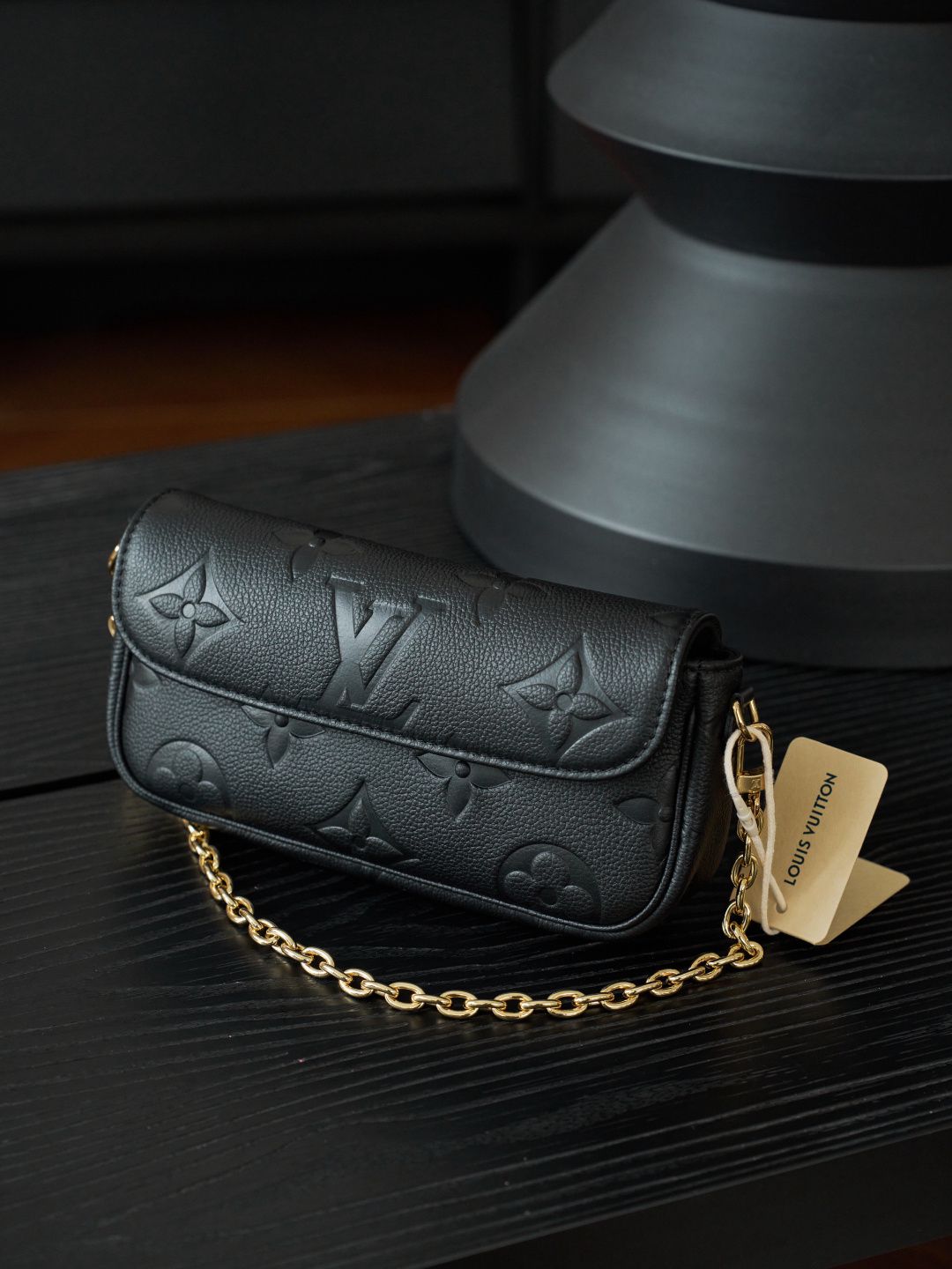 WALLET ON CHAIN IVY black calfskin handbag M82154 P1230 original calfskin full steel vacuum plated variable code chip version