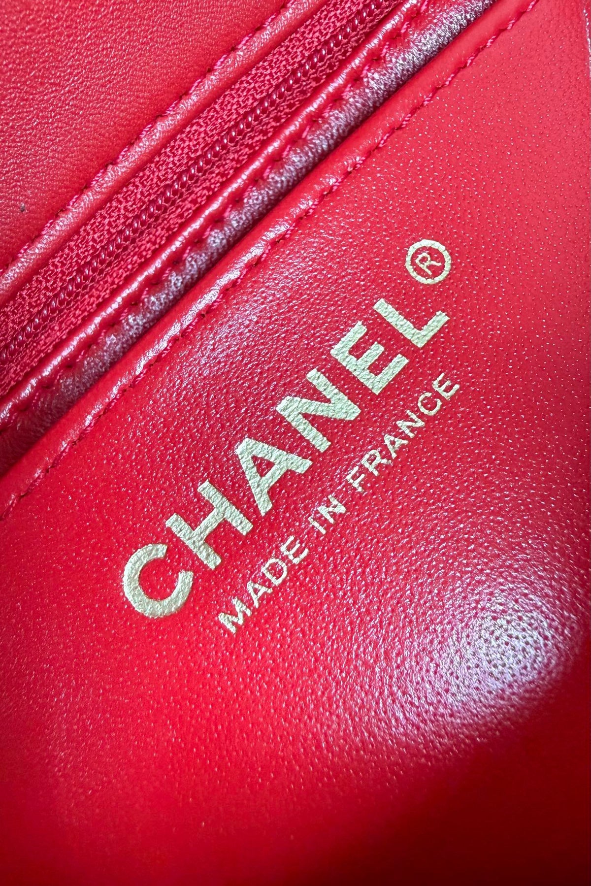Upgraded version (full leather inside and outside) CF 20cm lambskin. Exclusive good product on the market. Please see the pictures for leather details and workmanship. It is perfect. Welcome to compare 116 Big Red.