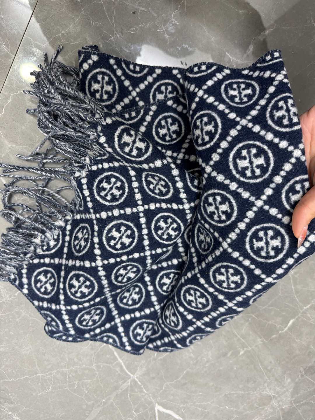TORY BURCH.TB new double-sided scarf/navy blue
