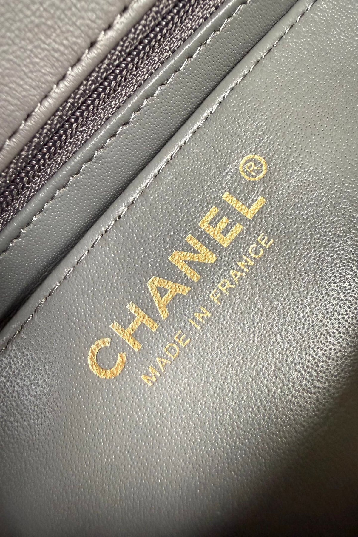 Upgraded version (full leather inside and outside) CF 20cm lambskin. Exclusive product in the market. Please see the pictures for leather details and workmanship. It is perfect. Welcome to compare. 116 Gray Gold