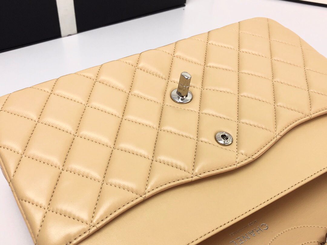 Upgraded version A1113 So beautiful that no one has friends CF Classic diamond series Original lambskin small buckle version Professionally customized heavyweight hardware shoulder strap Handmade wiring Lining leather Exquisite hot stamping font Uniform