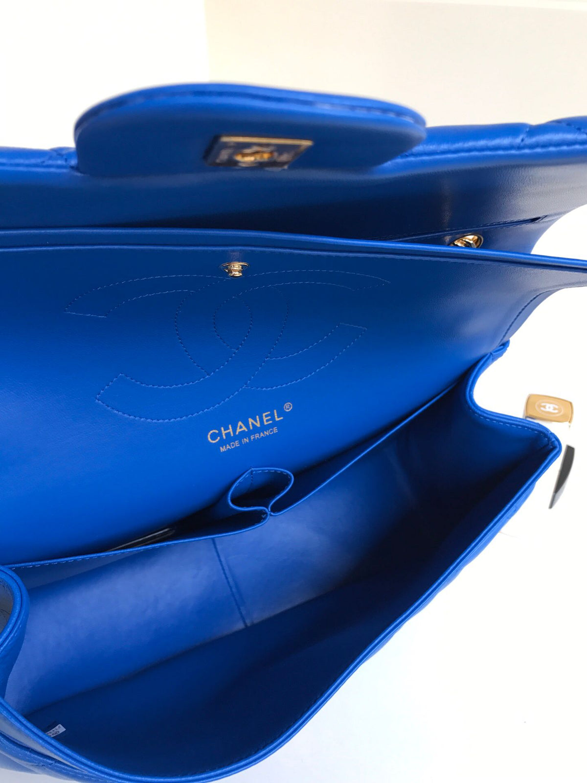 Upgraded version A1113 So beautiful that no one has friends CF Classic rhombus series Original lambskin small buckle version Professionally customized heavyweight hardware shoulder straps Handmade wiring Matching with same color lining Exquisite hot stamp