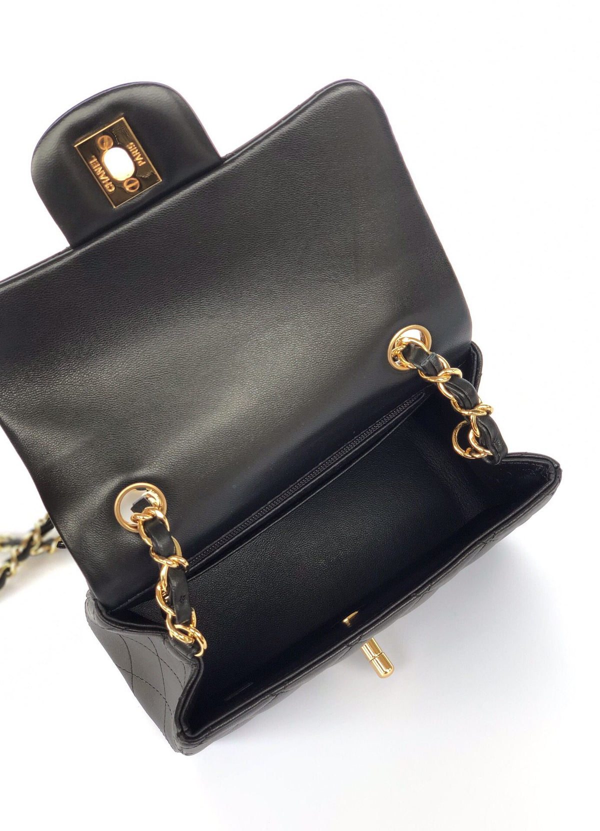 Fatty Fang Mini 17cm CF has a very feminine elegance, inherits the classics, is listed as the historical sales champion, and is an indispensable item in every pink fan’s wardrobe. 17cmp650 sheepskin