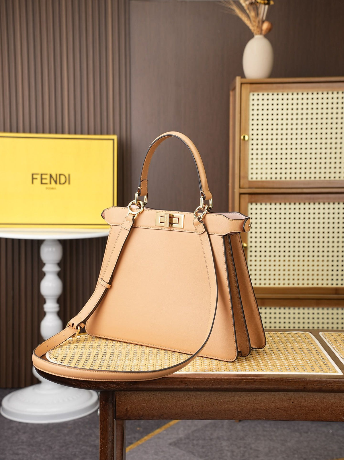 Model 8005, large size, 33x25x13cm