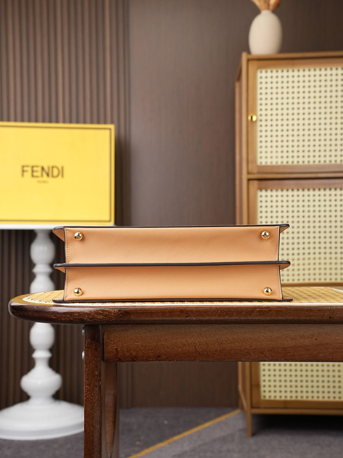 Model 8005, large size, 33x25x13cm