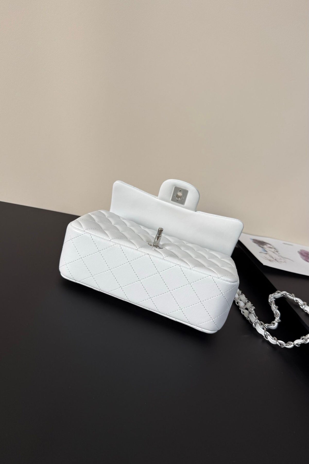 Upgraded version (full leather inside and outside) CF 20cm lambskin. Exclusive product in the market. Please see the pictures for leather details and workmanship. It is perfect. Welcome to compare. 116 silver
