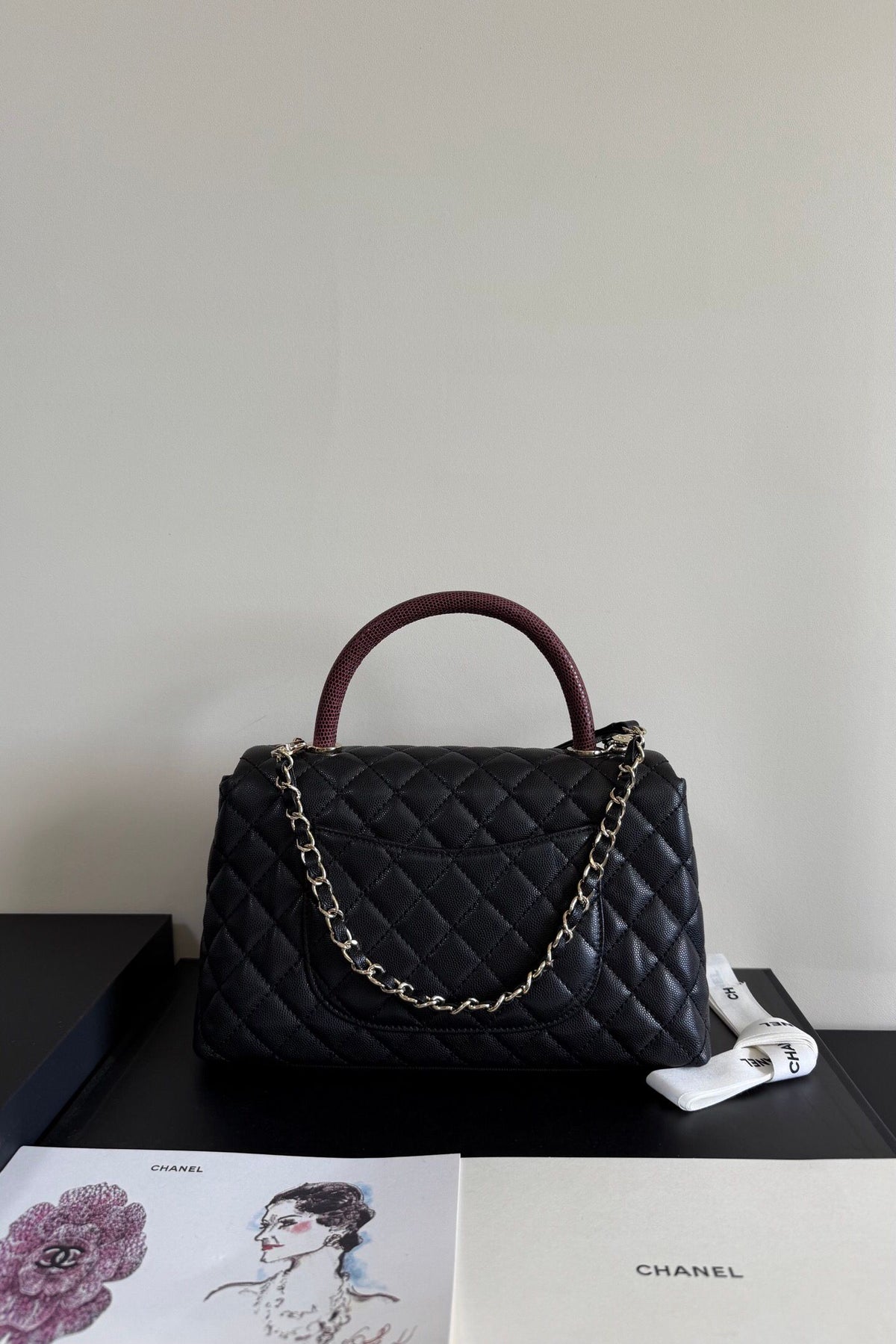 A184Coco handle top flip single shoulder chain handle bag, detachable shoulder strap, original cowhide soft to the touch, full copper hardware, size 28cm1150