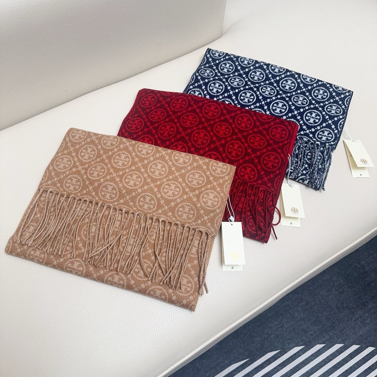 TORY BURCH.TB new double-sided scarf navy blue